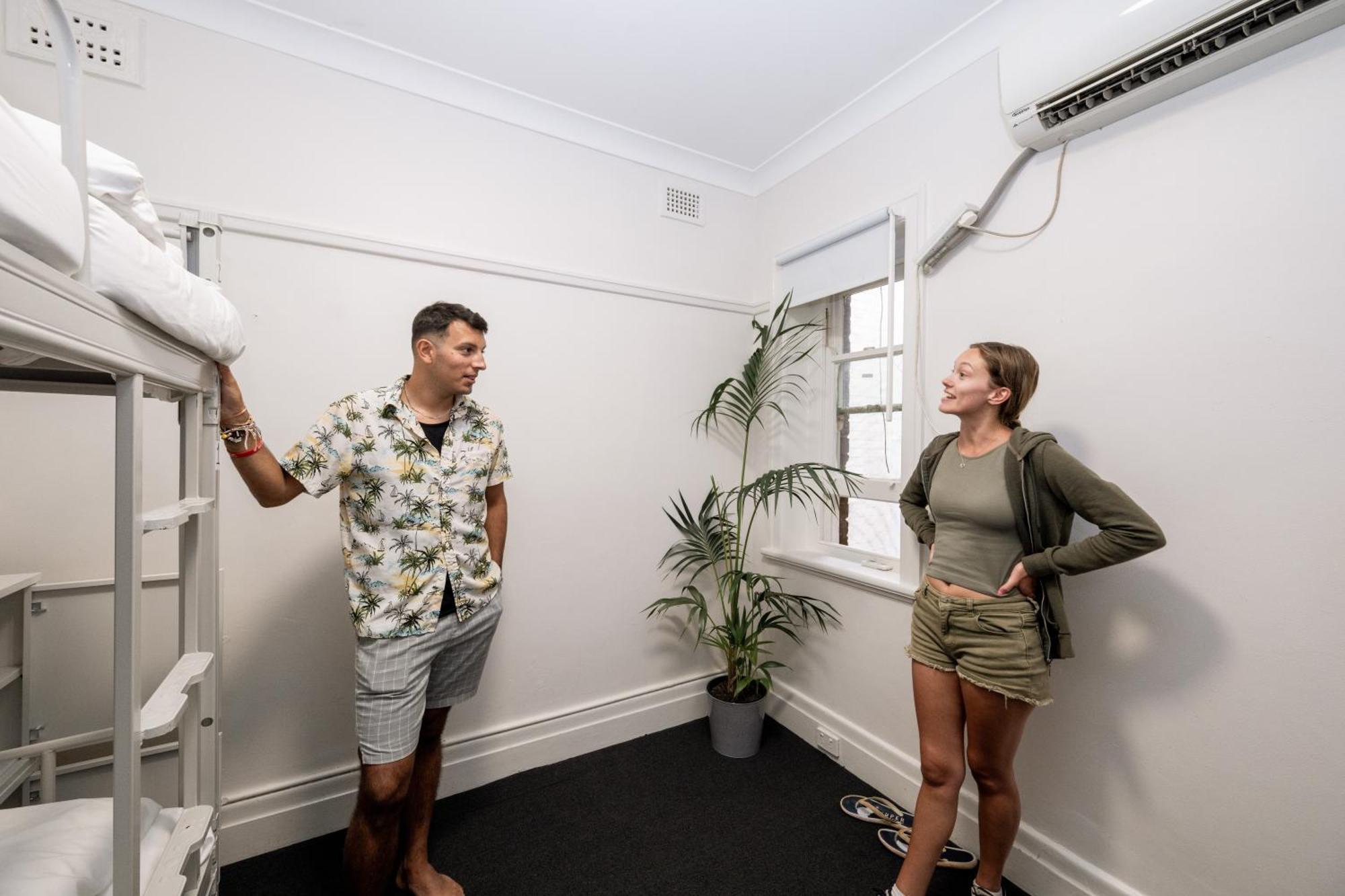 Urban Nomad Potts Point - 18 To 39 Only Hostel Sydney Exterior photo
